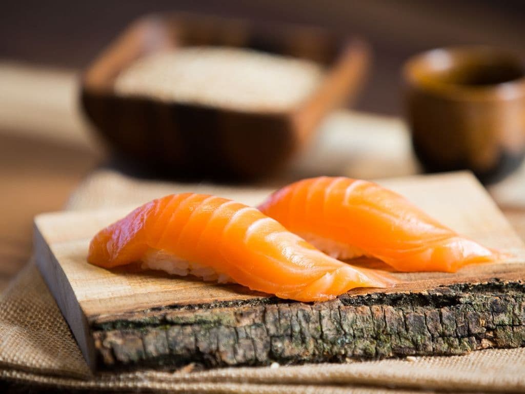 Salmon Sushi(2pcs)