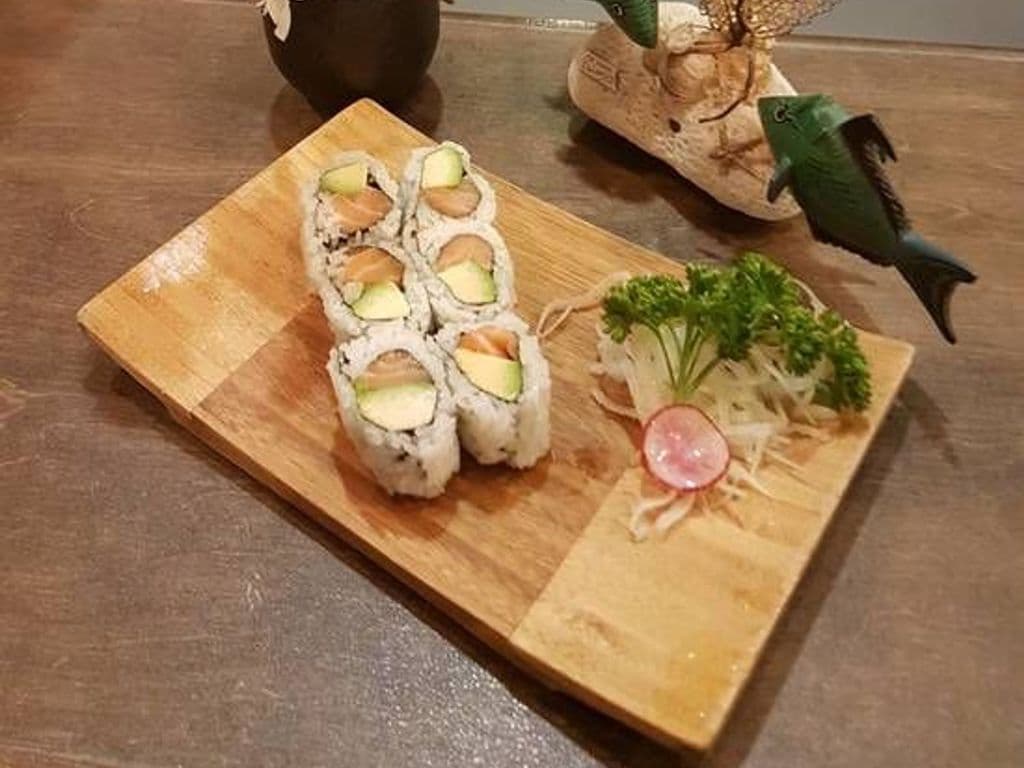 Salmon and Avocado roll