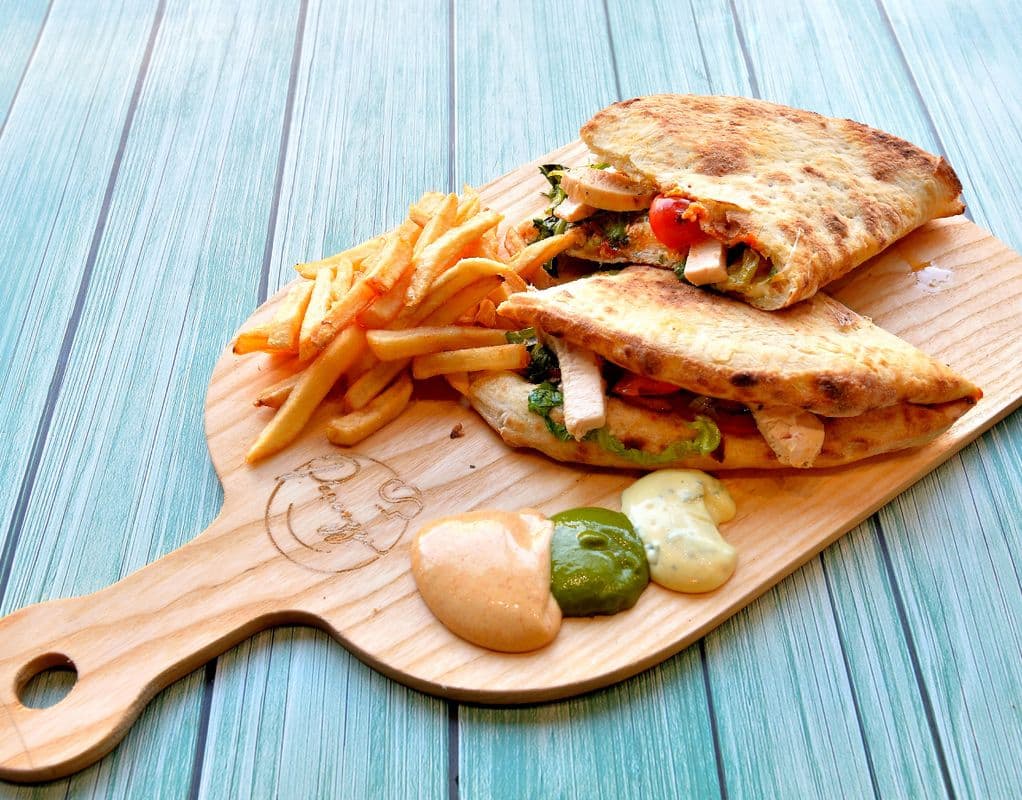 Makloub Poulet Grillé / Grilled Chicken Makloub