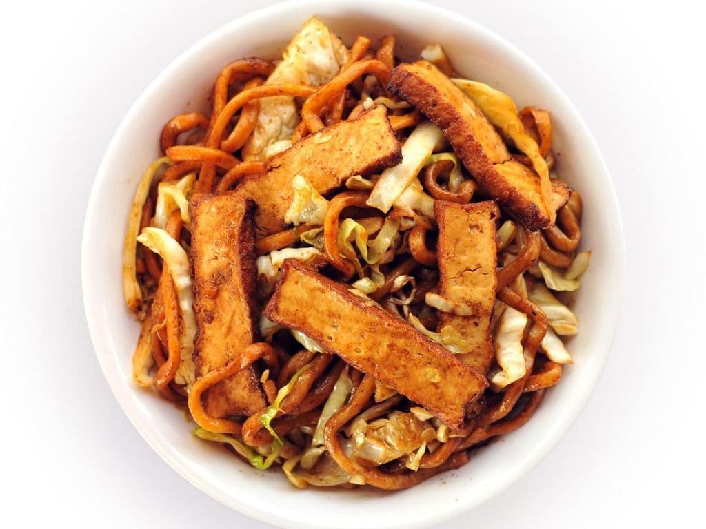 Stir-Fried Thick Noodle Bowl