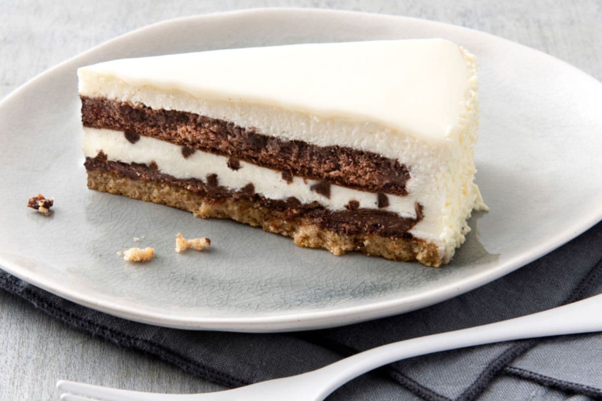 Blanca Cake Slice