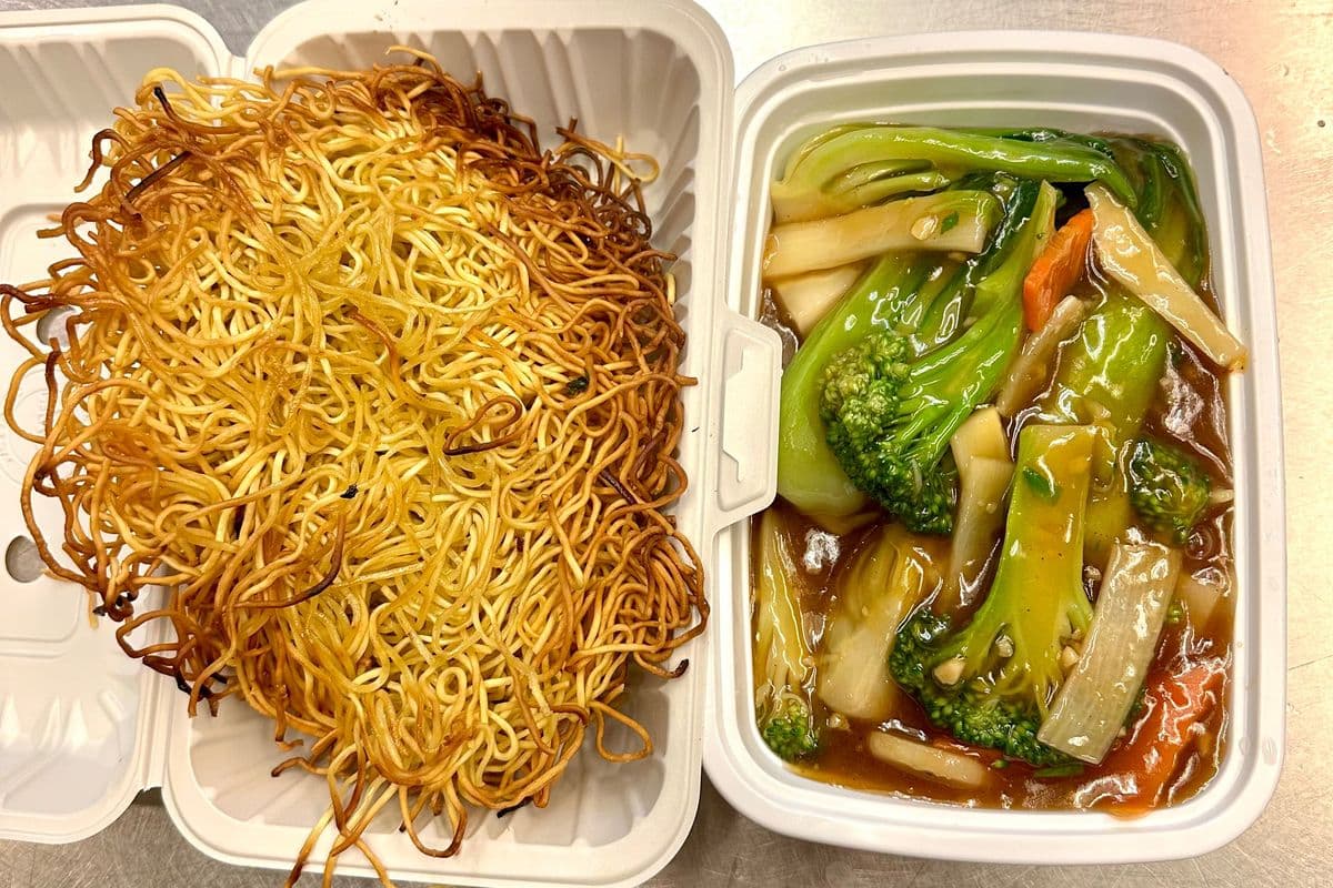Chow mien aux légumes mélangés / Mixed Vegetables Chow Mien