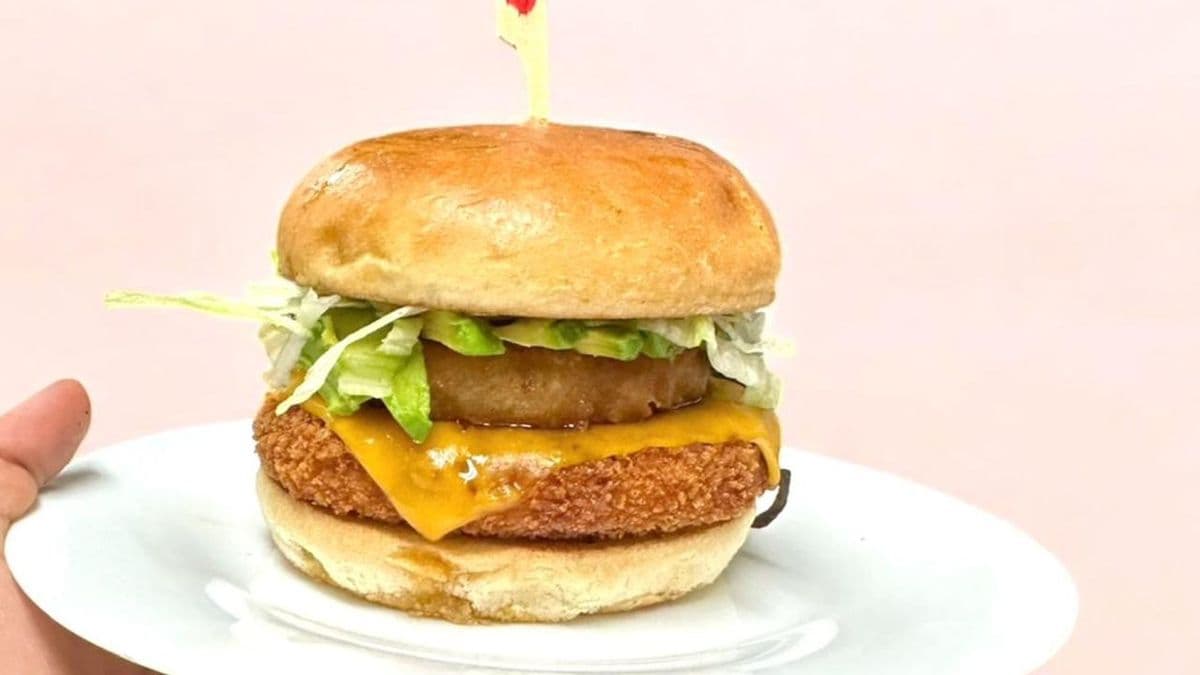 Crispy Bee’Loved Chicken Burger