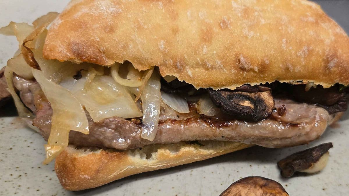Steak Melt Sandwich (7 oz)