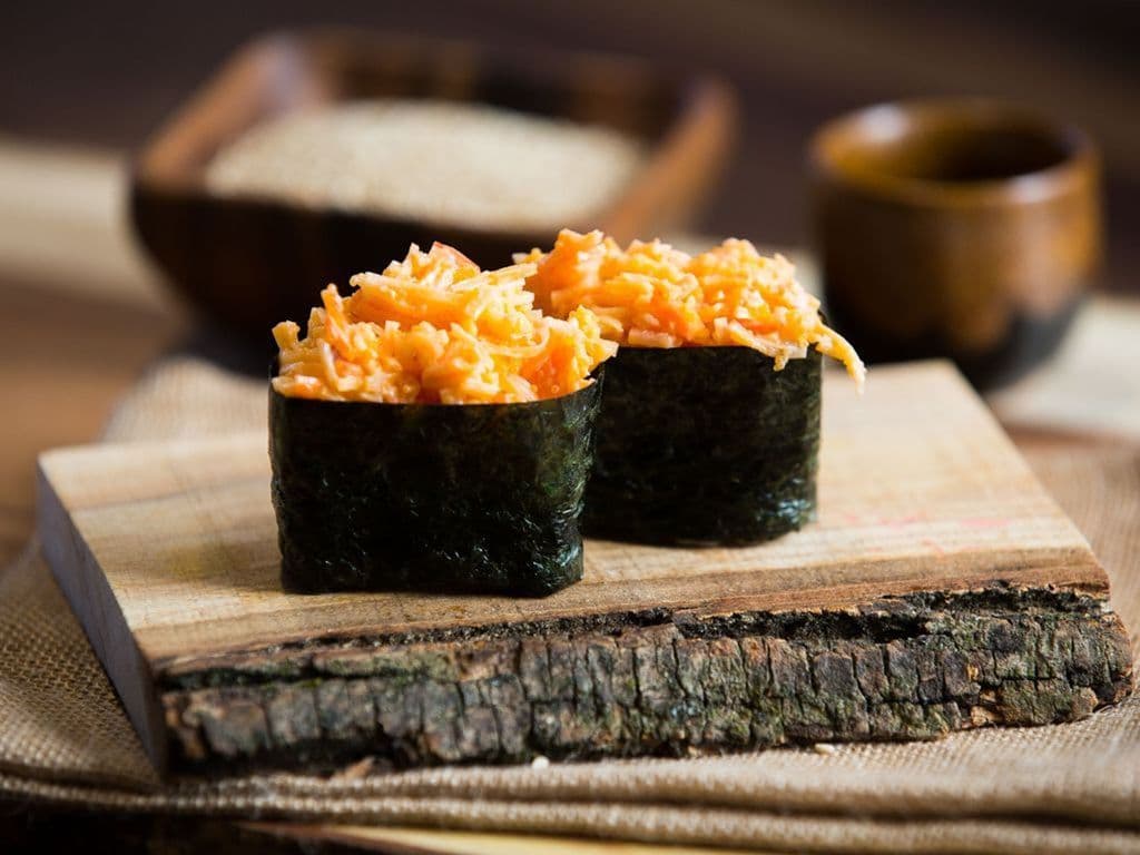 Spicy Crab Sushi (2pcs)