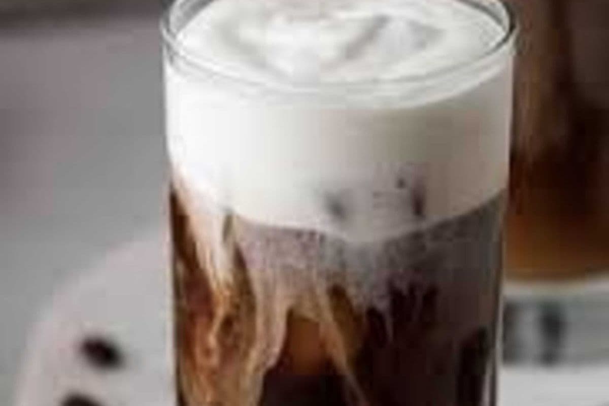 Iced Seasalt Crema Coffee 冰海盐奶盖咖啡 (20oz)