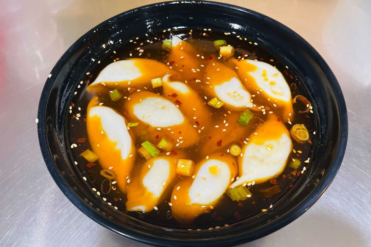 D15. Spicy Tangy Pork Dumplings (10 pcs) (酸湯水餃)