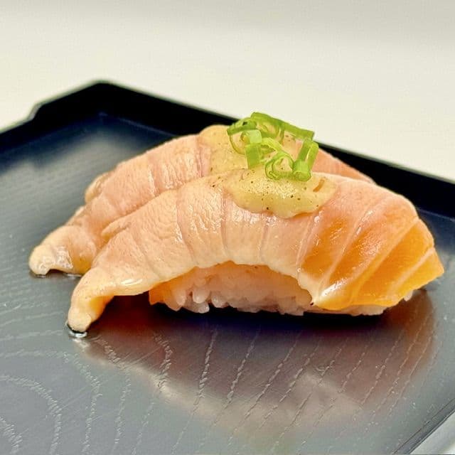 Aburi Salmon (2 pcs) / 炙烧三文鱼 （2 条）