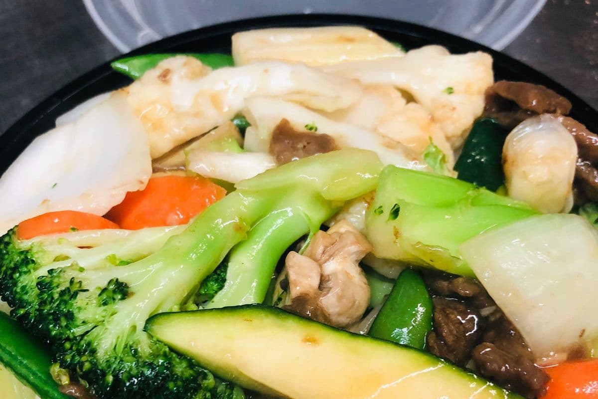 Chicken and Mixed Greens