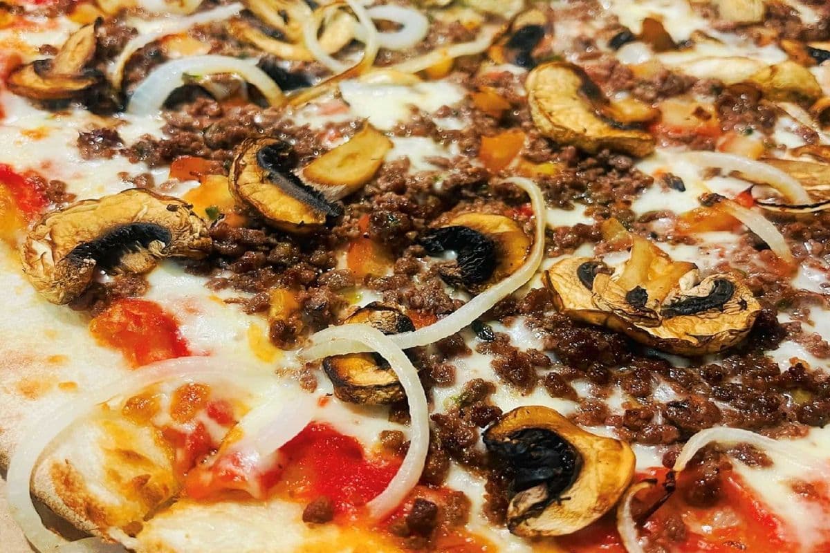 Large Beef Crumble & Mushroom