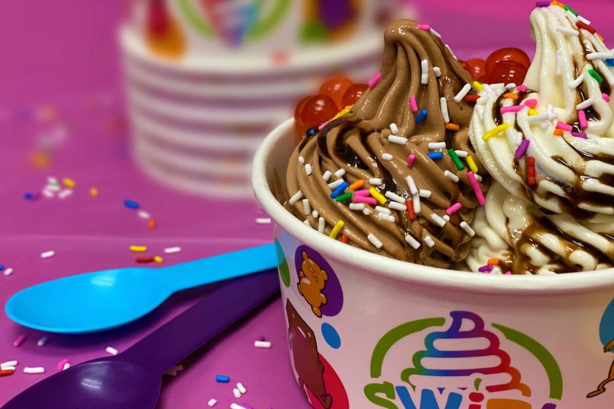Create-Your-Own Large Swirl Sundae (15 oz)