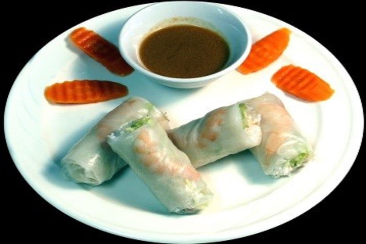 16. Fresh Salad Rolls / Gỏi cuốn