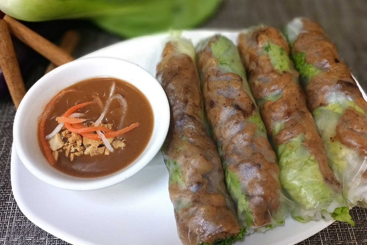 102. Fresh Rolls with Grilled Pork