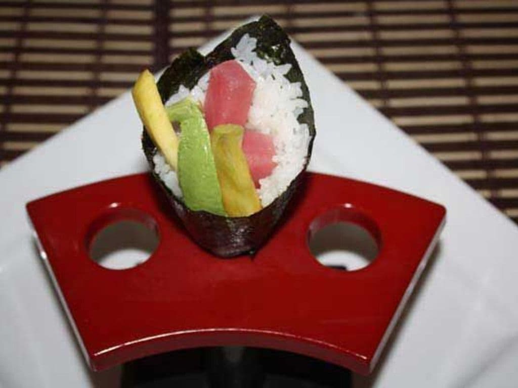 Red Tuna Mango Avocado Hand Roll (1pc)