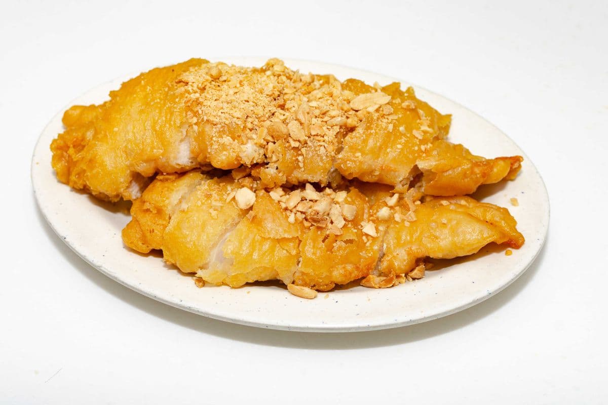026 Deep-Fried Boneless Chicken Slices with Crushed Almond 杏仁炸酥雞