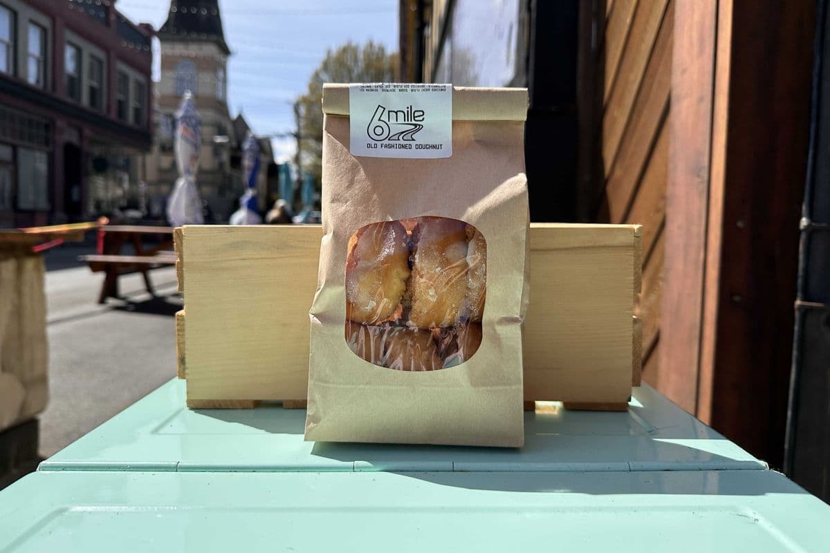 Irene's Old Fashioned Donuts (6 pcs)