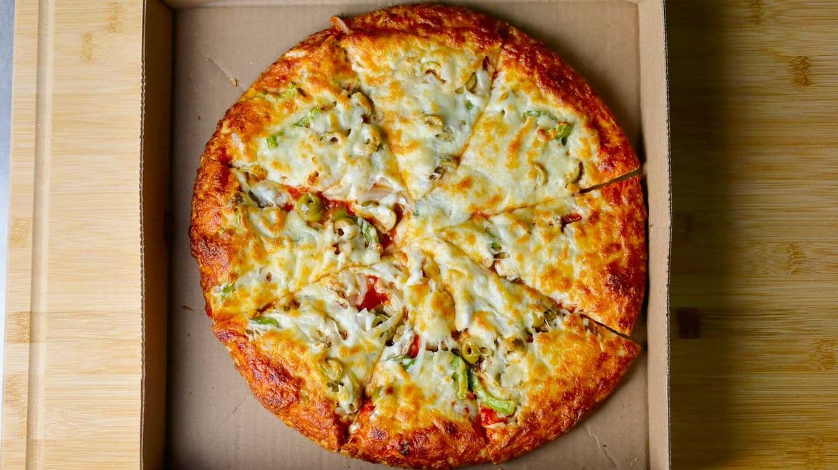 15" Vegetarian Pizza