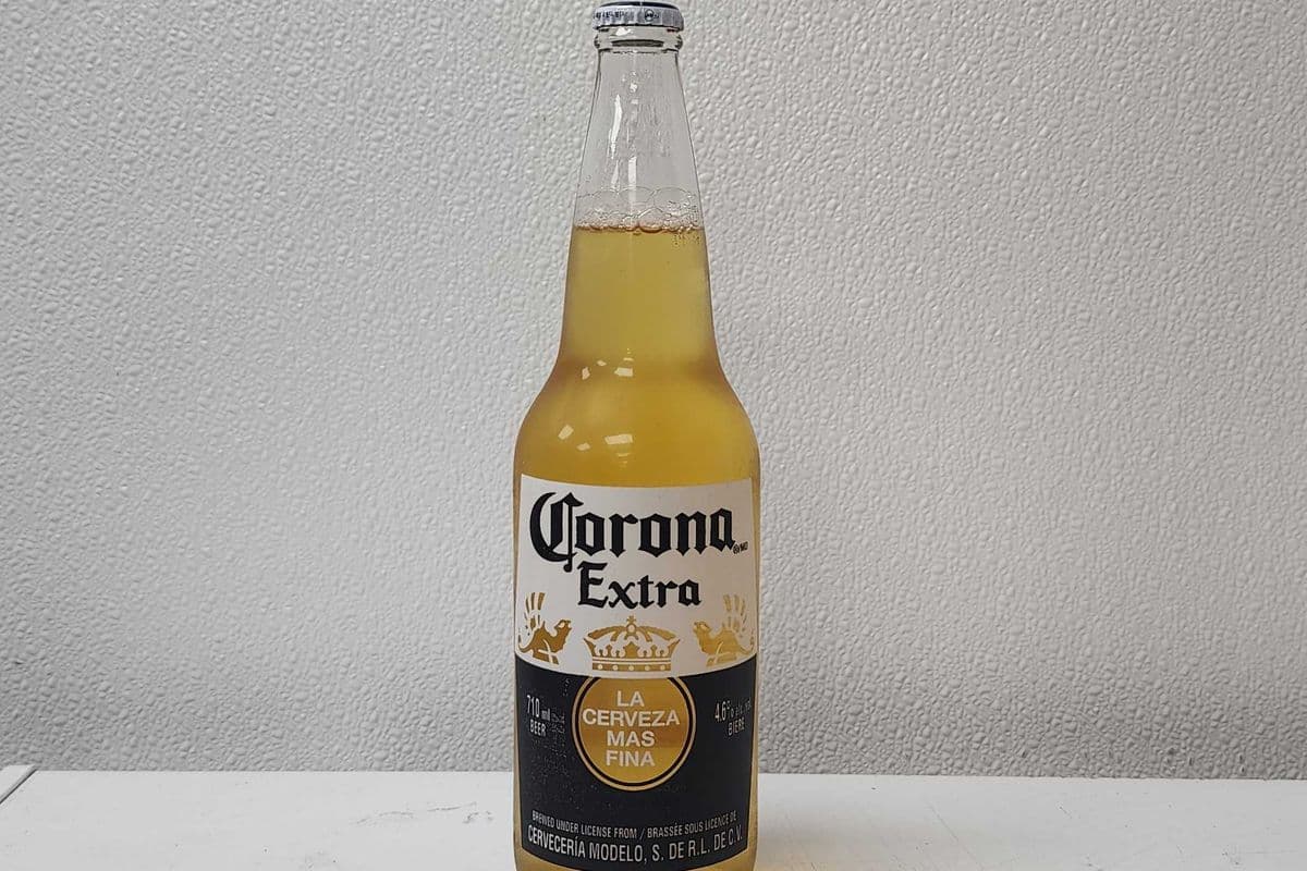 Corona Extra (1 x 710 ml bottle)