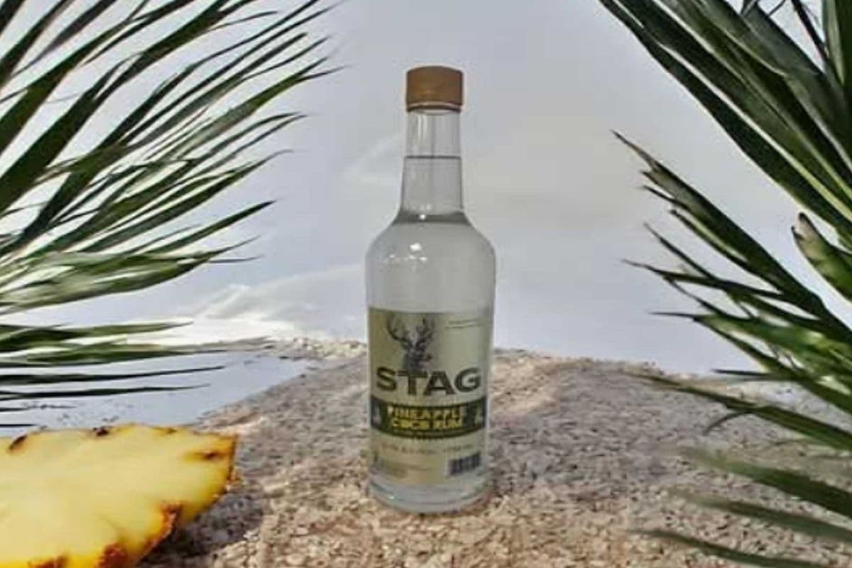 STAG PINEAPPLE COCONUT RUM (1 x 750ML)