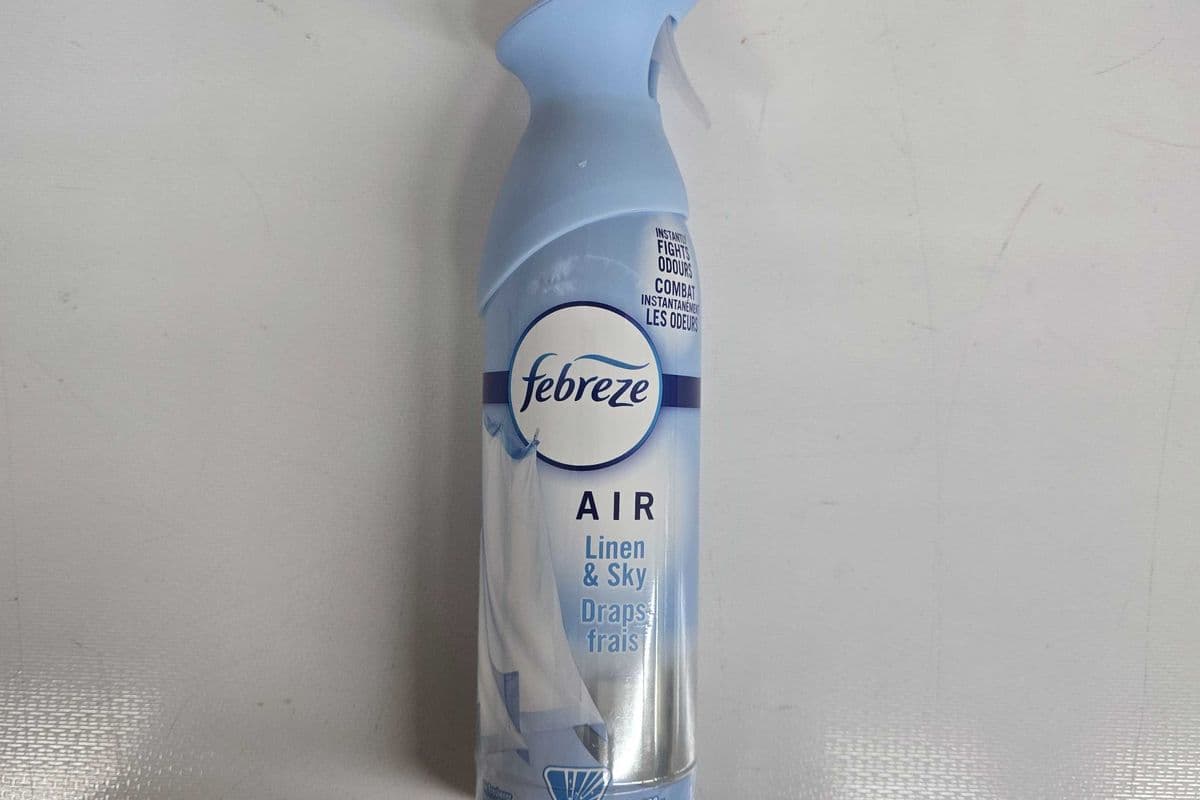 Febreze Air Fresher Linen and Sky (230g)