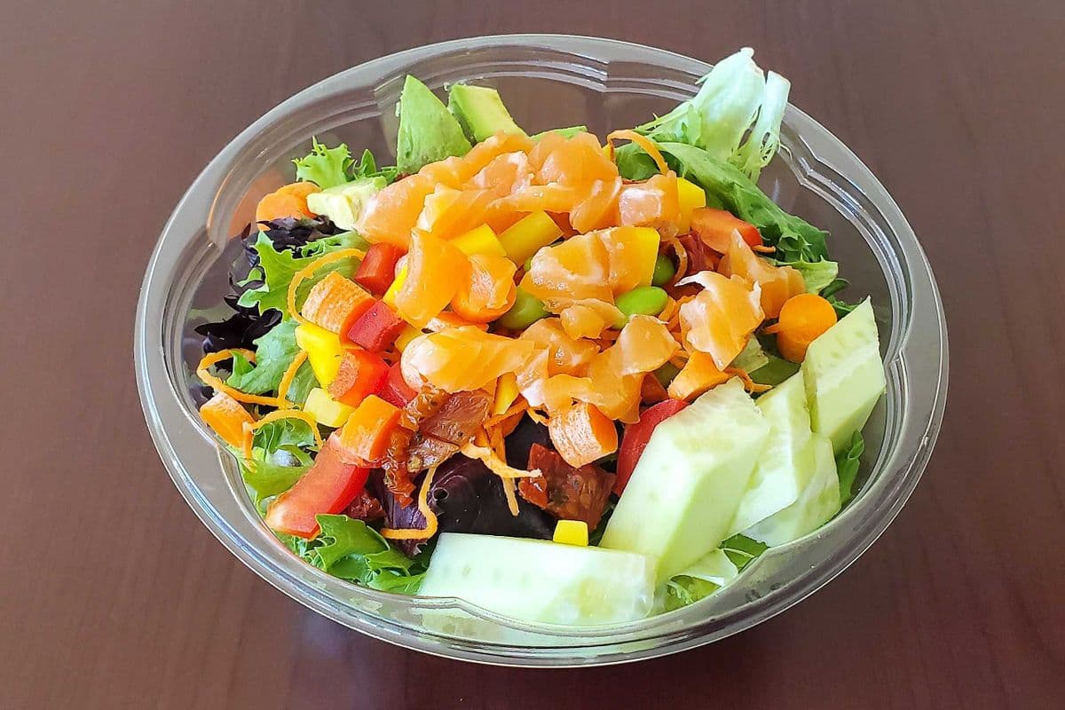 Bol poké au saumon