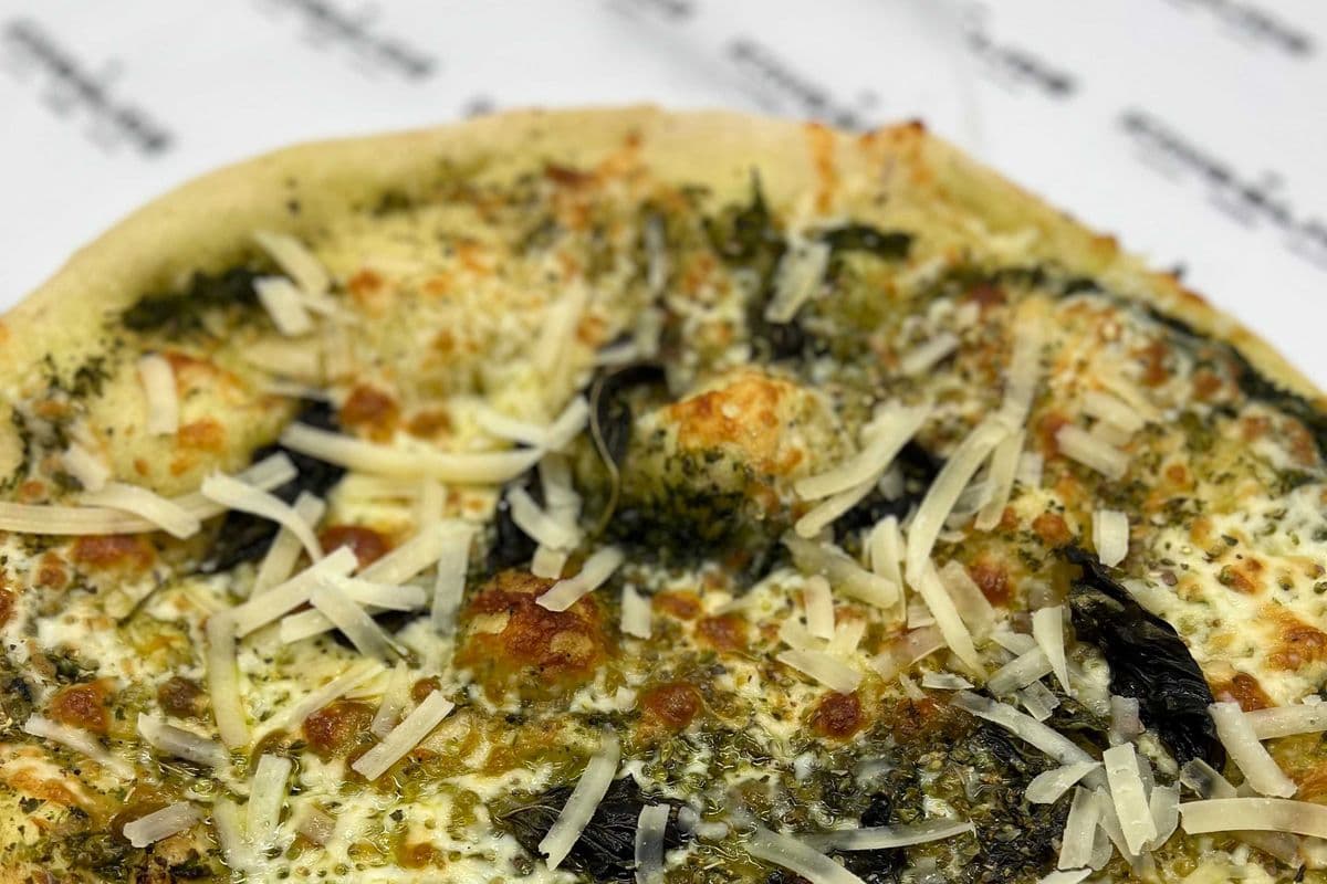 Medium Bianca Pizza