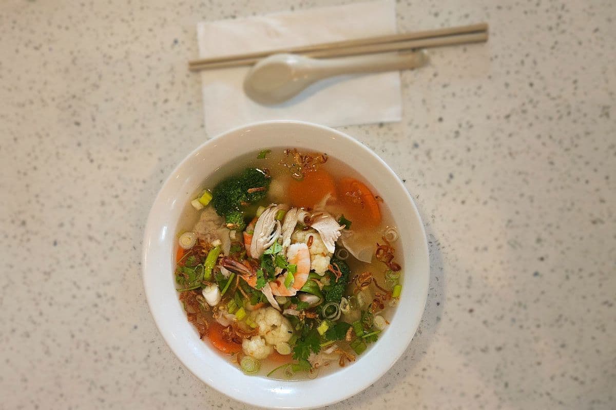 53. Special Wonton Soup with Vegetables (24oz Chicken Broth)