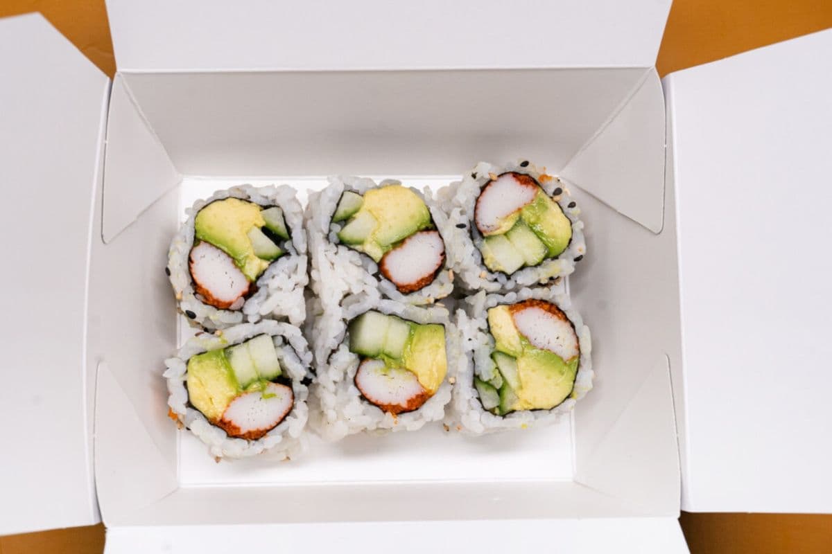 TR3. California Roll (6 pcs)