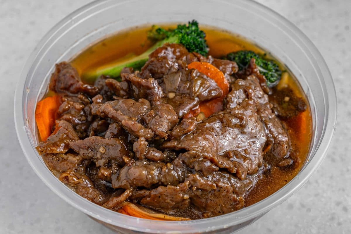 N3. Black Pepper Beef Noodles Soup