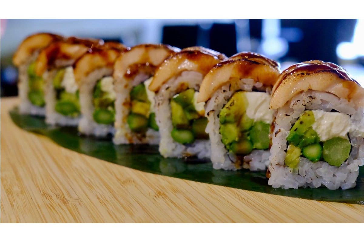 Aburi Salmon Roll (8 pcs)