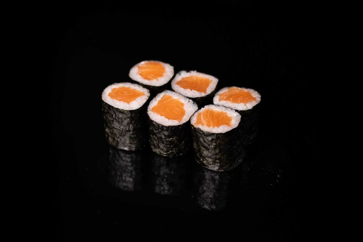 Hosomak with Salmon