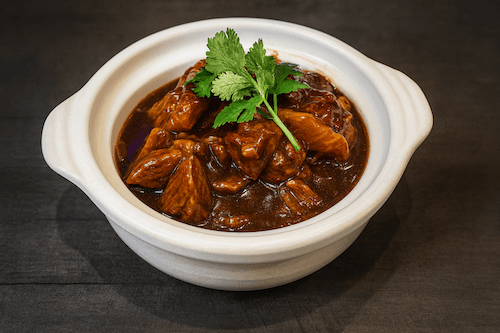 Beef Brisket & Tendon w/ Daikon in Special Sauce / 牛筋腩蘿蔔煲