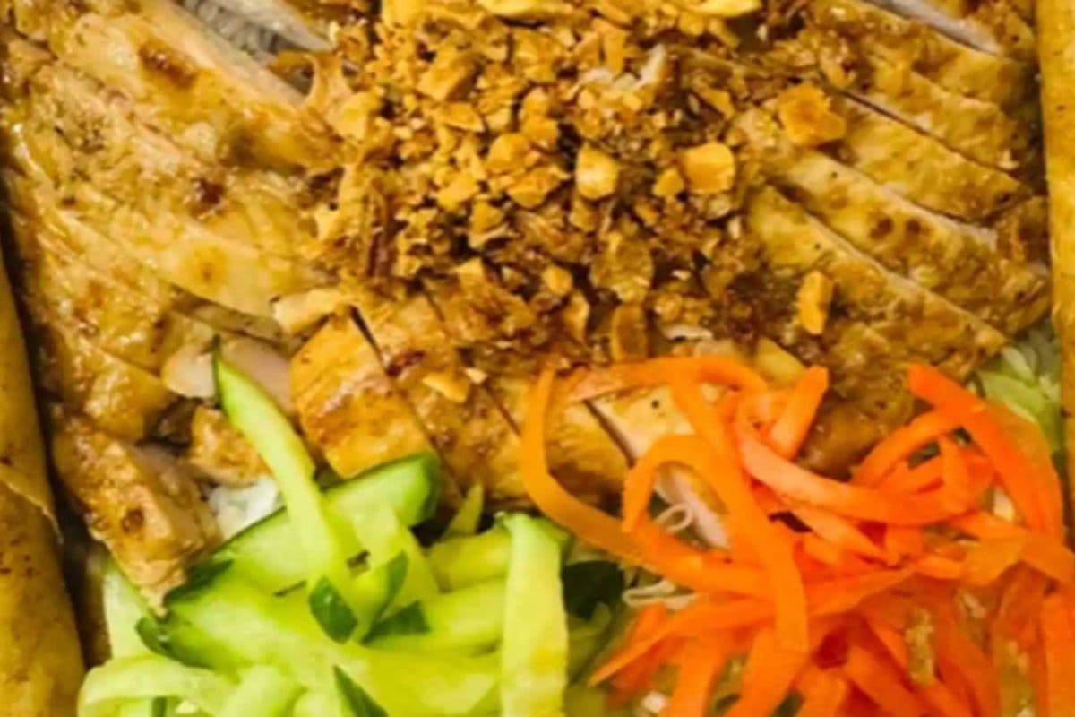 35. Spring Roll and Grilled Chicken on Vermicelli