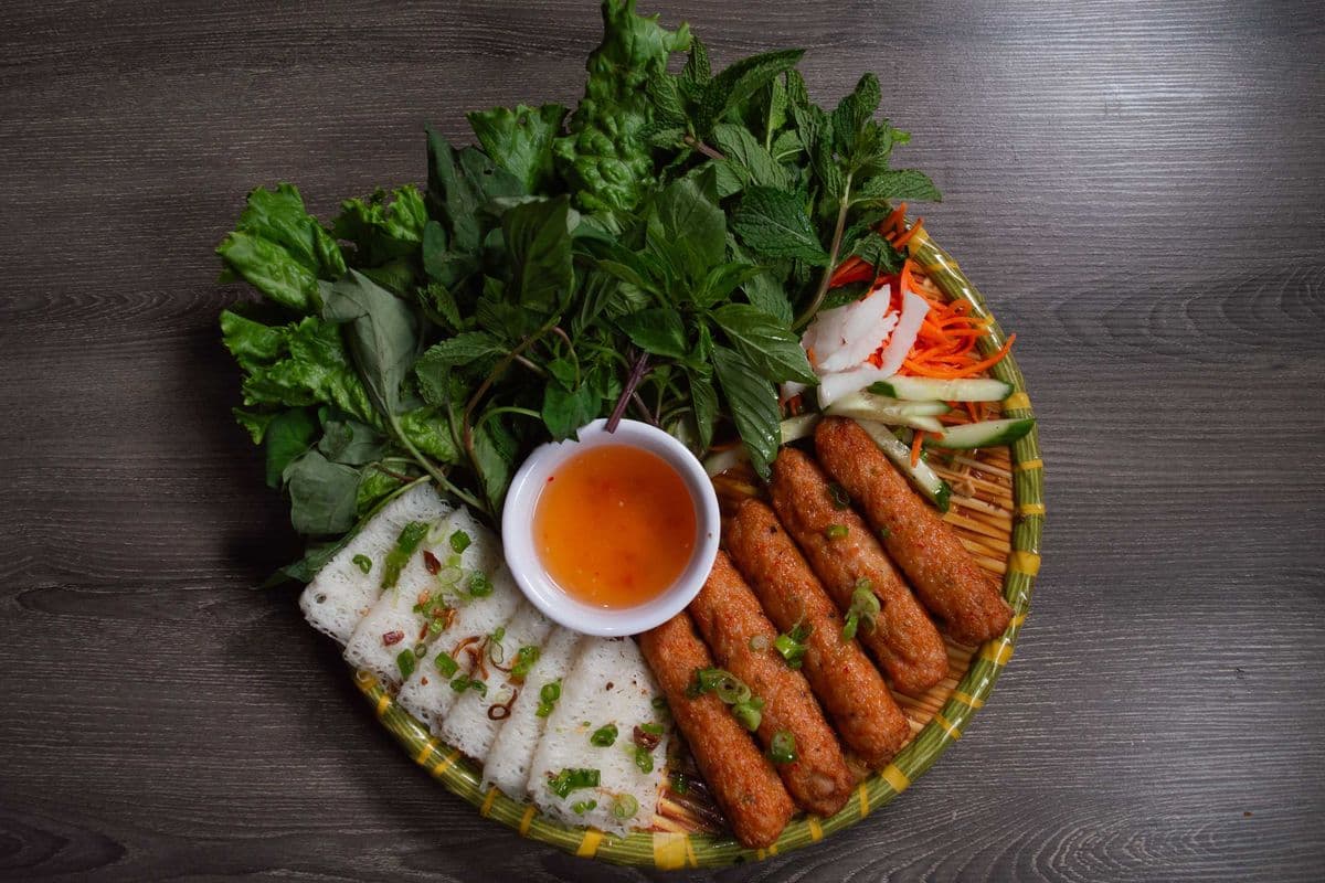 H2. Minced Shrimp on Sugar Canes Platter (Banh Hoi Chao Tom)