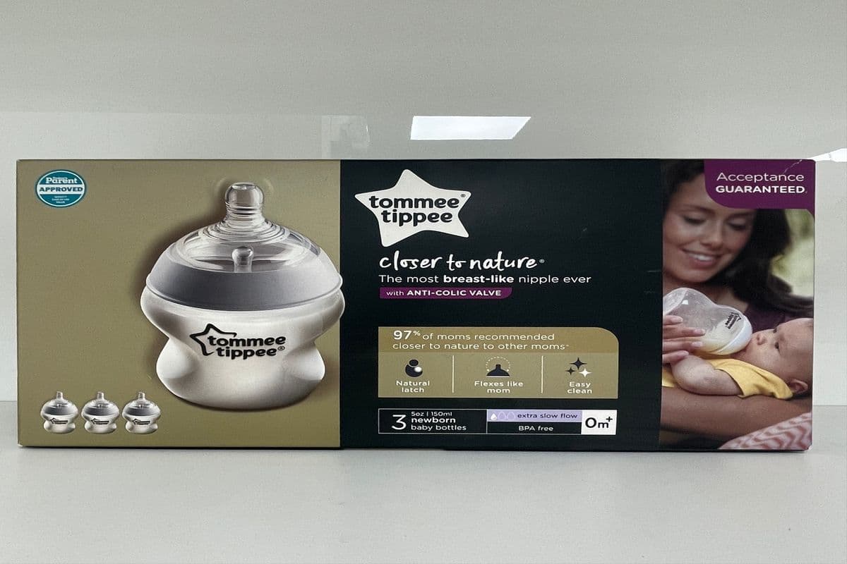 Tommee Tippee W/ Anti Colic Valve 3 Newborn Bottles (5 oz, 150ml)
