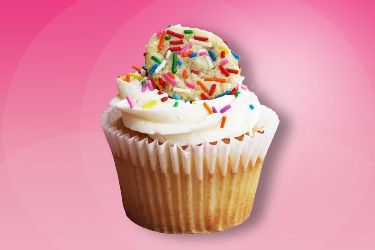 Vanilla Cupcake with Vanilla Buttercream