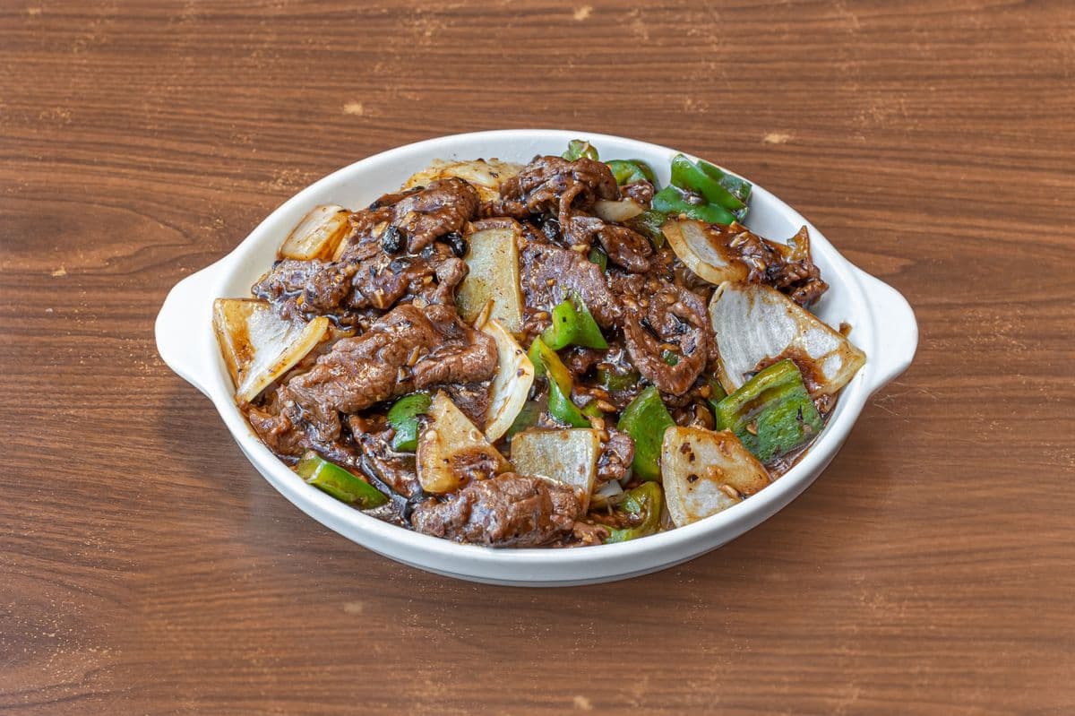 810. Rice Noodles with Beef and Soya Sauce