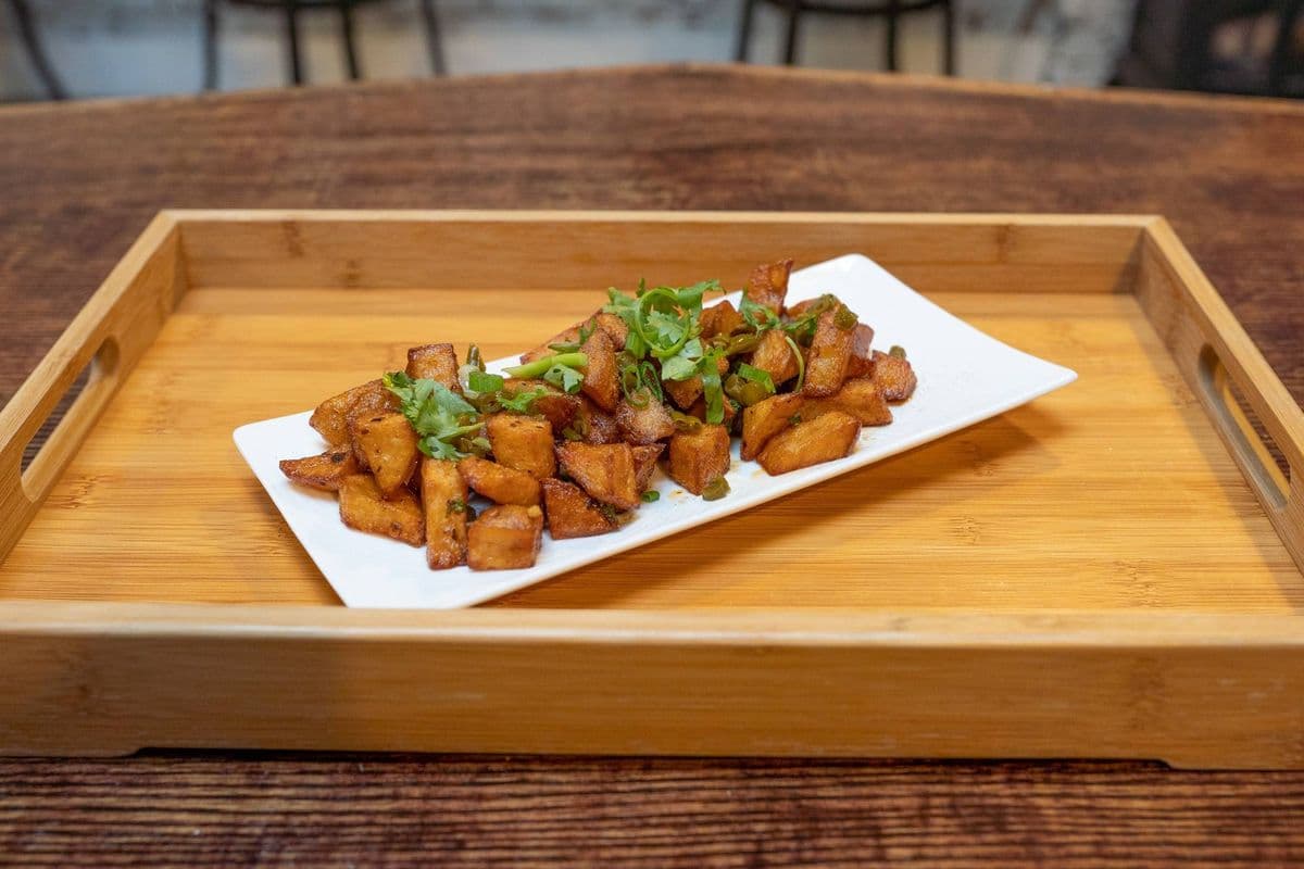 B8. Chinese Style Fried Potato 夜市土豆