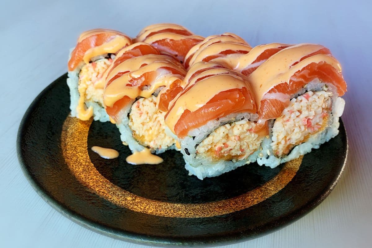 SR1. Famous Roll (6 pcs)
