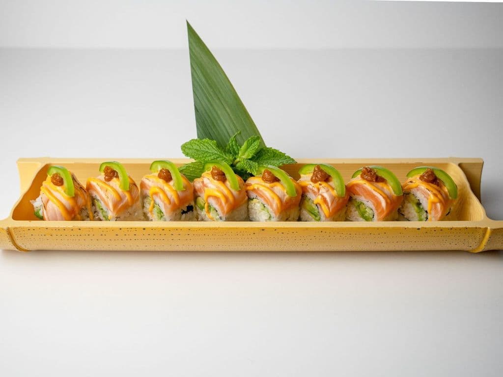 Seared Salmon Roll 8pcs