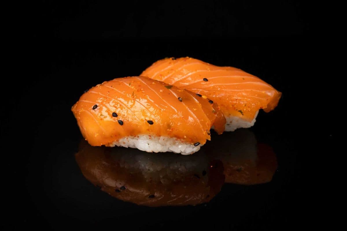 Nigiri Karakuchi salmon