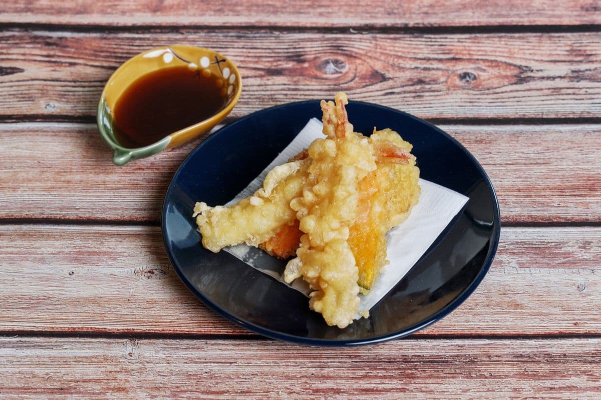 7. Appetizer Tempura (6 pcs)
