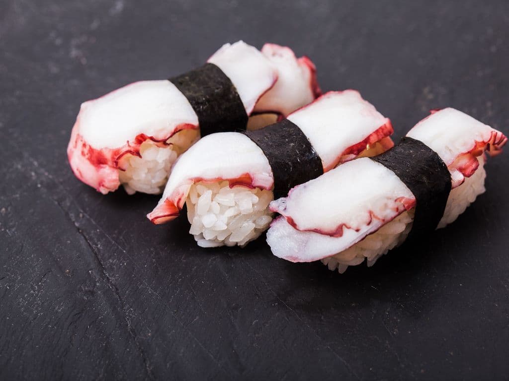 Octopus Sushi (4pcs)