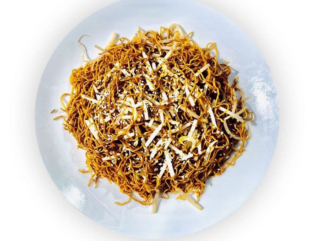 C6. 豉油王炒麵 Stir-Fried Egg Noodle