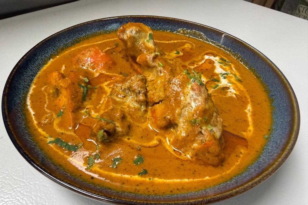 CHICKEN CURRY WITH BONE ---