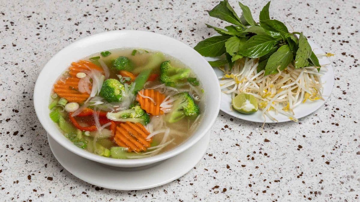 77. Steamed Assorted Vegetables Noodle Soup