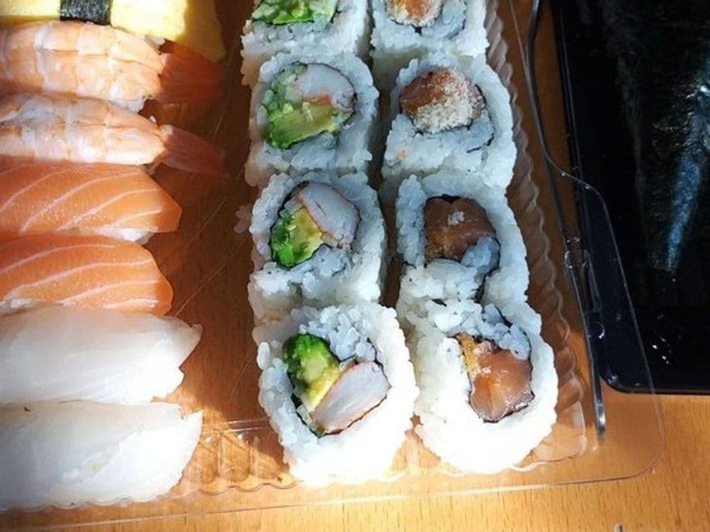 110. Kan A Sushi Set (14 Pieces)