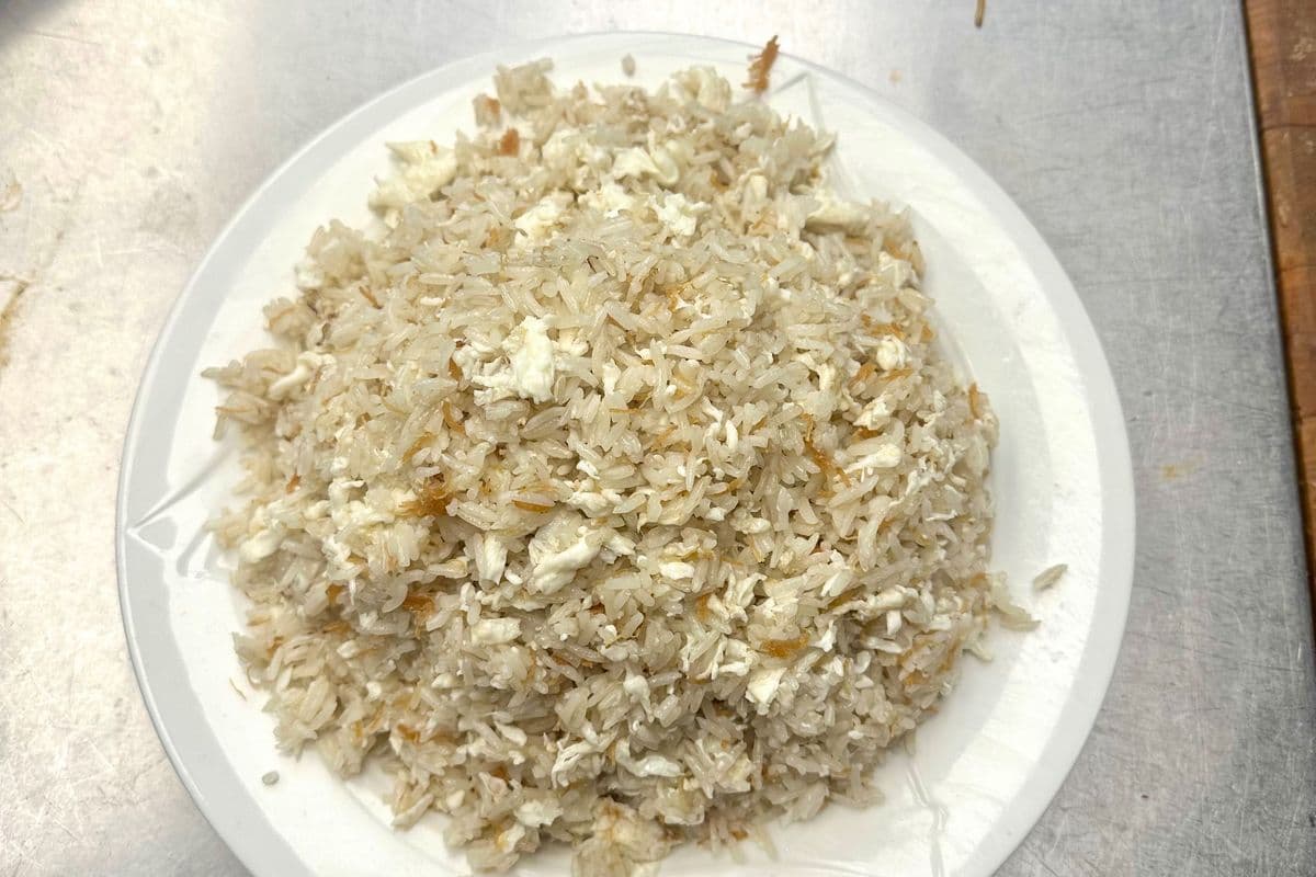 R2. Riz frit avec pétoncles secs et blanc d'oeuf / Dry Scallop and Egg White Fried Rice