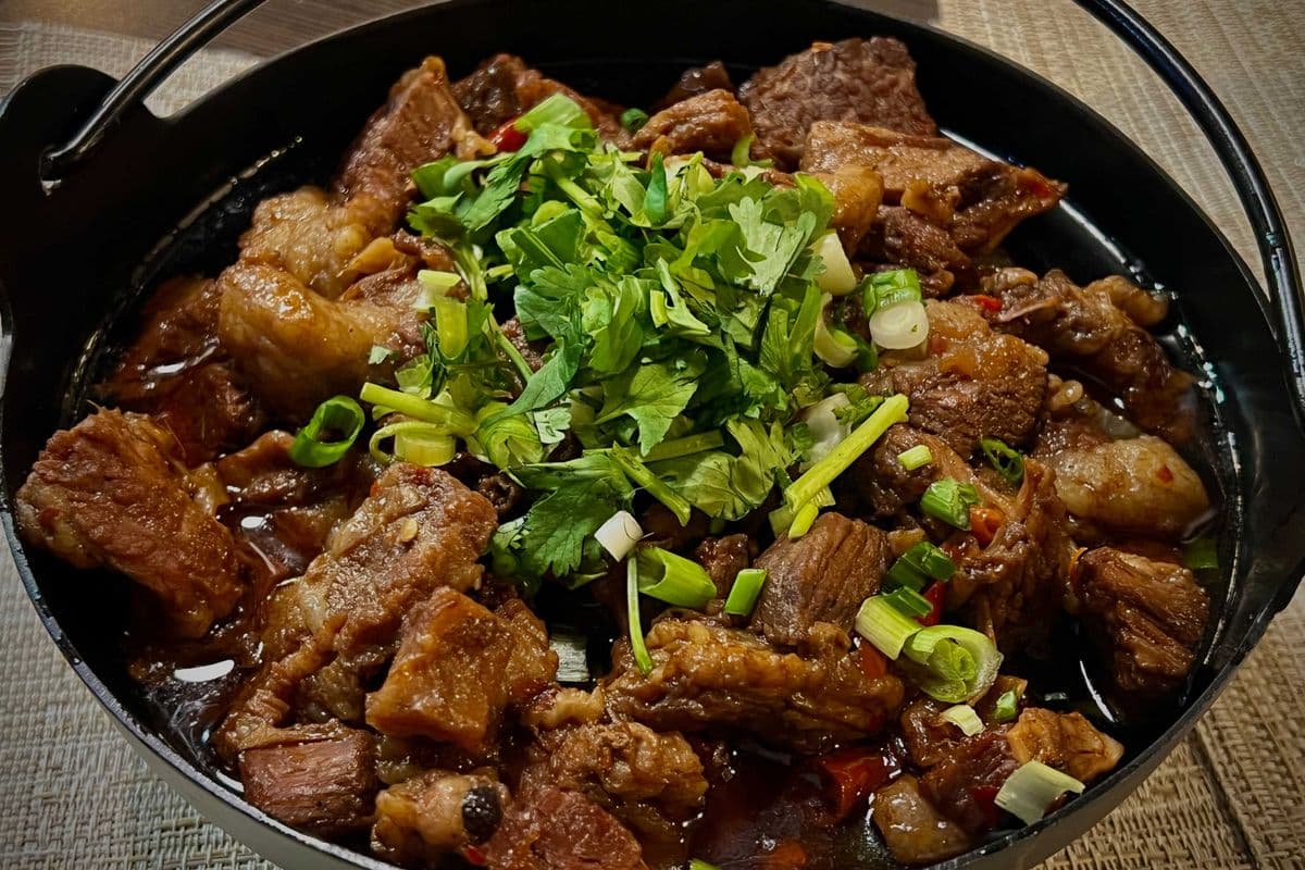 beef stew clay pot 瑶寨杀牛吊锅