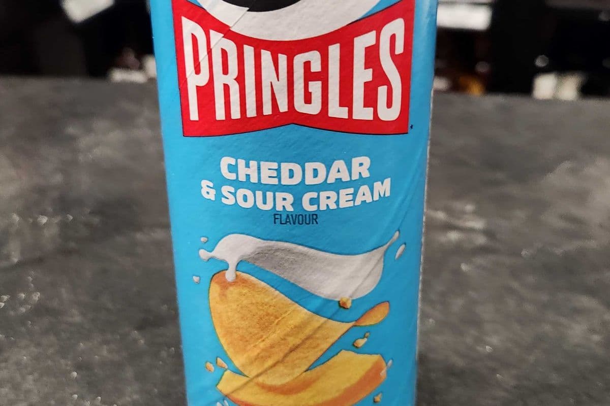 Pringles Cheddar & Sour Cream Potato Chips (156 gm)